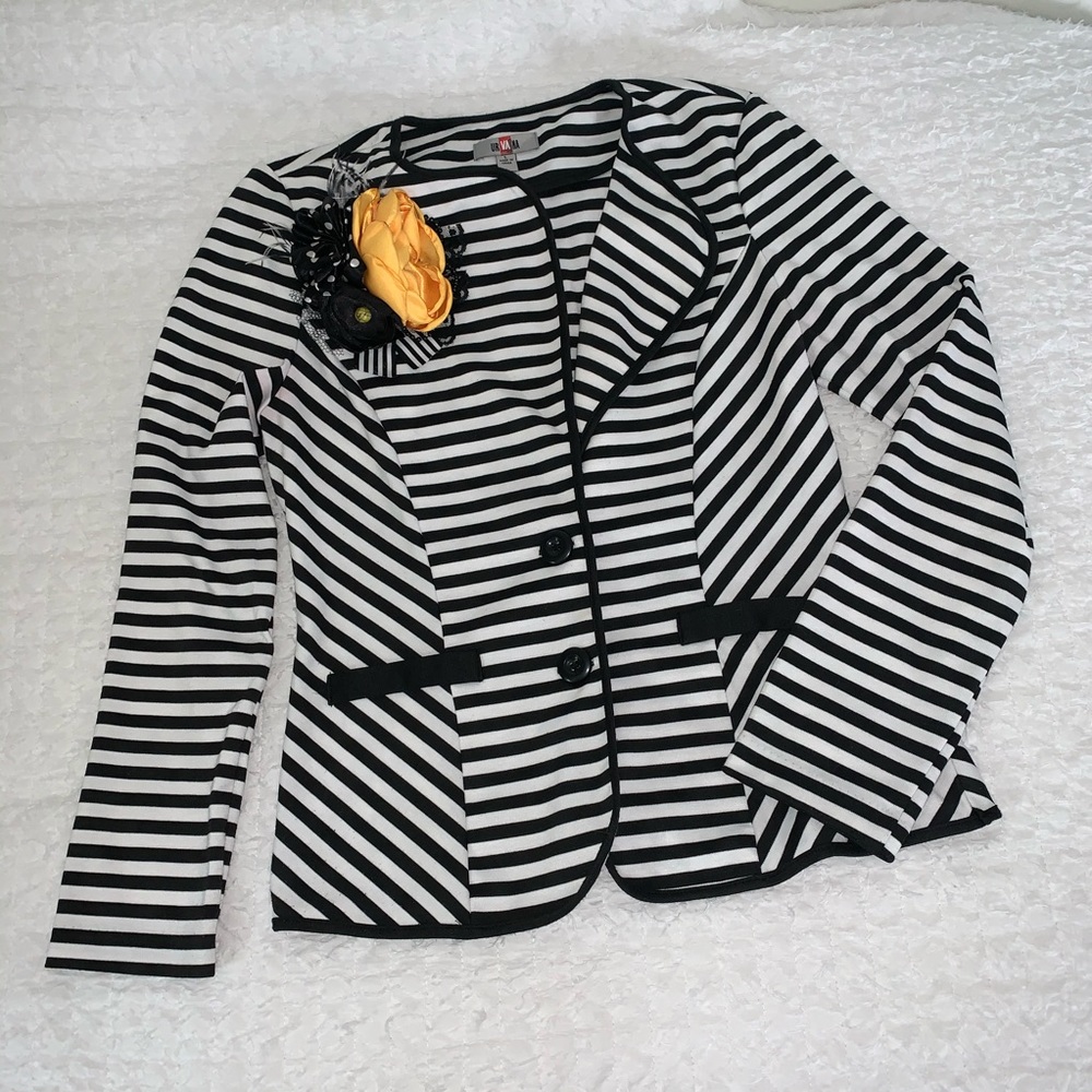 🤍 Black and White Striped Blazer 🤍